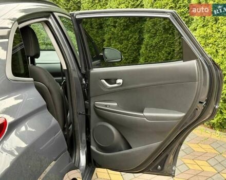 Серый Хендай Kona, объемом двигателя 0 л и пробегом 52 тыс. км за 17200 $, фото 24 на Automoto.ua