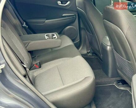 Серый Хендай Kona, объемом двигателя 0 л и пробегом 52 тыс. км за 17200 $, фото 25 на Automoto.ua