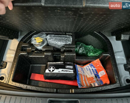 Сірий Хендай Kona, об'ємом двигуна 0 л та пробігом 57 тис. км за 17900 $, фото 30 на Automoto.ua