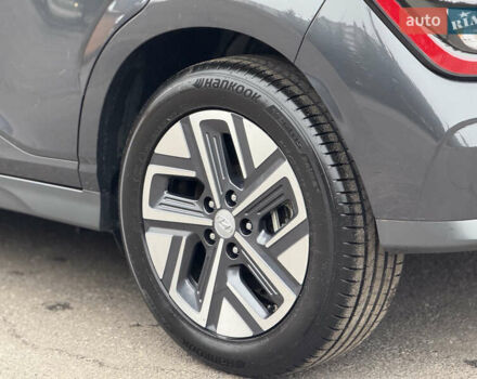 Сірий Хендай Kona, об'ємом двигуна 0 л та пробігом 59 тис. км за 16900 $, фото 17 на Automoto.ua