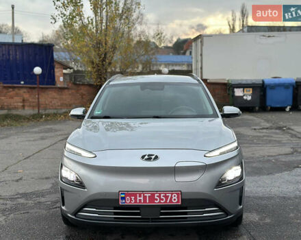 Сірий Хендай Kona, об'ємом двигуна 0 л та пробігом 57 тис. км за 17900 $, фото 3 на Automoto.ua