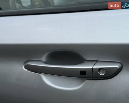 Сірий Хендай Kona, об'ємом двигуна 0 л та пробігом 57 тис. км за 17900 $, фото 12 на Automoto.ua