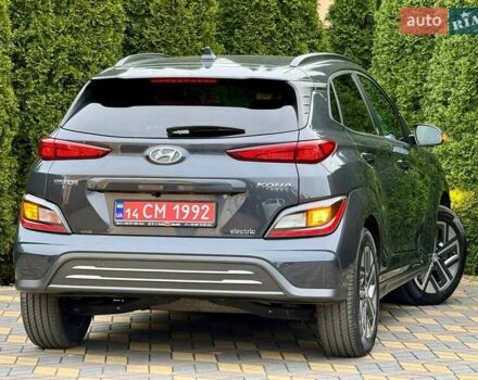Серый Хендай Kona, объемом двигателя 0 л и пробегом 52 тыс. км за 17200 $, фото 6 на Automoto.ua