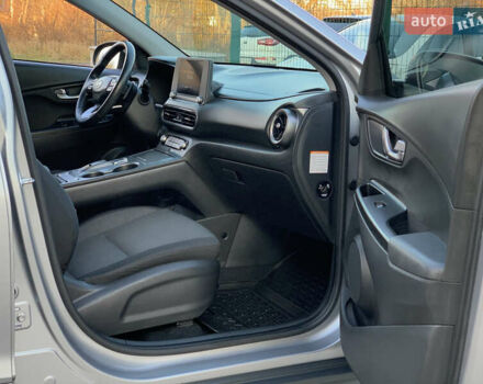 Серый Хендай Kona, объемом двигателя 0 л и пробегом 35 тыс. км за 17999 $, фото 37 на Automoto.ua