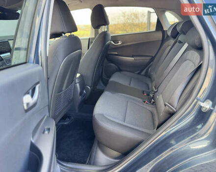 Серый Хендай Kona, объемом двигателя 0 л и пробегом 60 тыс. км за 19700 $, фото 31 на Automoto.ua