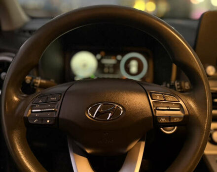 Серый Хендай Kona, объемом двигателя 0 л и пробегом 118 тыс. км за 18999 $, фото 12 на Automoto.ua