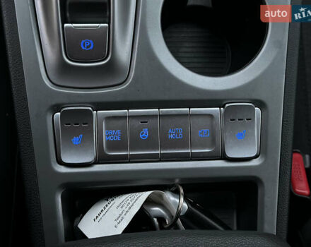 Сірий Хендай Kona, об'ємом двигуна 0 л та пробігом 57 тис. км за 17900 $, фото 22 на Automoto.ua