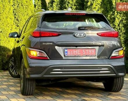 Серый Хендай Kona, объемом двигателя 0 л и пробегом 97 тыс. км за 18700 $, фото 10 на Automoto.ua