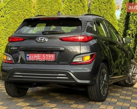 Серый Хендай Kona, объемом двигателя 0 л и пробегом 97 тыс. км за 18700 $, фото 7 на Automoto.ua