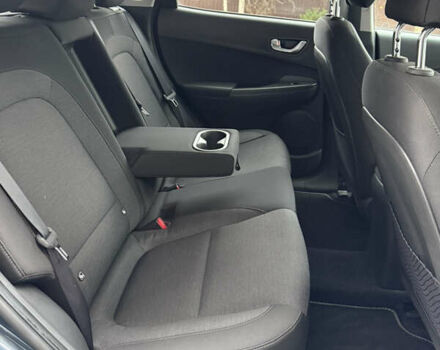 Серый Хендай Kona, объемом двигателя 0 л и пробегом 53 тыс. км за 17400 $, фото 32 на Automoto.ua
