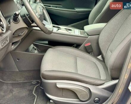 Серый Хендай Kona, объемом двигателя 0 л и пробегом 52 тыс. км за 17200 $, фото 18 на Automoto.ua