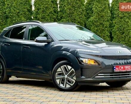 Серый Хендай Kona, объемом двигателя 0 л и пробегом 52 тыс. км за 17200 $, фото 2 на Automoto.ua