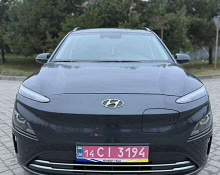 Серый Хендай Kona, объемом двигателя 0 л и пробегом 97 тыс. км за 16600 $, фото 1 на Automoto.ua