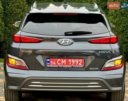 Серый Хендай Kona, объемом двигателя 0 л и пробегом 52 тыс. км за 17200 $, фото 8 на Automoto.ua
