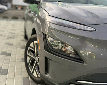 Серый Хендай Kona, объемом двигателя 0 л и пробегом 118 тыс. км за 18999 $, фото 6 на Automoto.ua