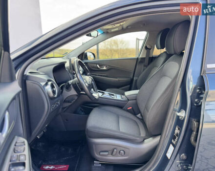 Серый Хендай Kona, объемом двигателя 0 л и пробегом 60 тыс. км за 19700 $, фото 21 на Automoto.ua