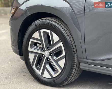 Сірий Хендай Kona, об'ємом двигуна 0 л та пробігом 59 тис. км за 16900 $, фото 16 на Automoto.ua