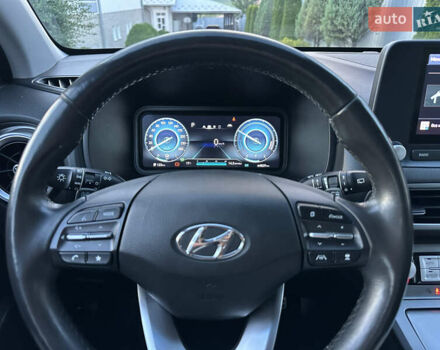 Серый Хендай Kona, объемом двигателя 0 л и пробегом 65 тыс. км за 16000 $, фото 10 на Automoto.ua