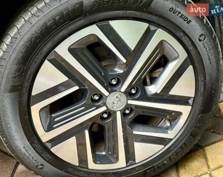 Серый Хендай Kona, объемом двигателя 0 л и пробегом 24 тыс. км за 16800 $, фото 4 на Automoto.ua