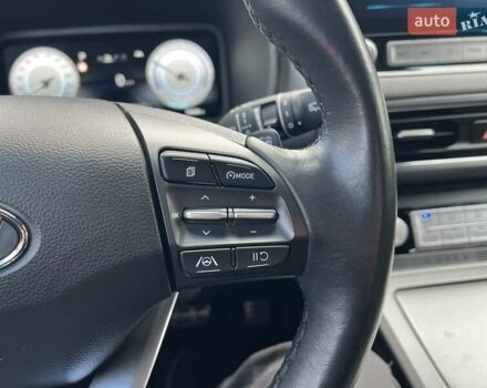 Сірий Хендай Kona, об'ємом двигуна 0 л та пробігом 93 тис. км за 16450 $, фото 25 на Automoto.ua