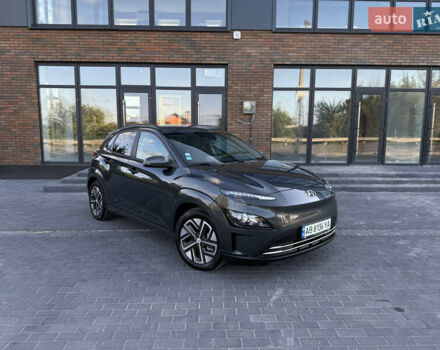 Серый Хендай Kona, объемом двигателя 0 л и пробегом 43 тыс. км за 16900 $, фото 1 на Automoto.ua