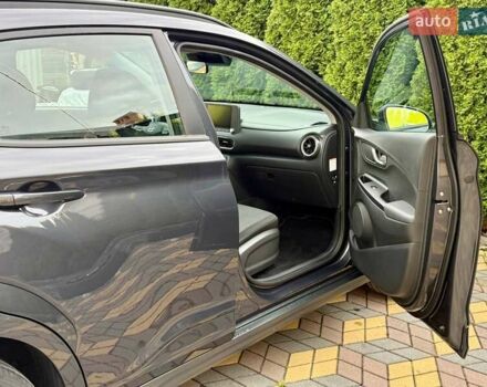 Серый Хендай Kona, объемом двигателя 0 л и пробегом 97 тыс. км за 18700 $, фото 34 на Automoto.ua