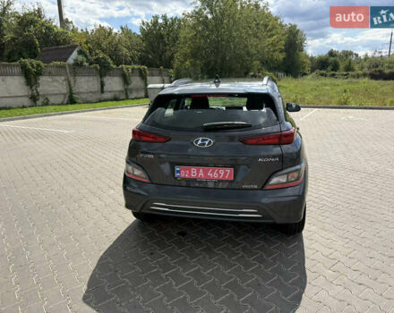 Сірий Хендай Kona, об'ємом двигуна 0 л та пробігом 59 тис. км за 18900 $, фото 4 на Automoto.ua