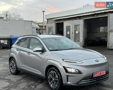Сірий Хендай Kona, об'ємом двигуна 0 л та пробігом 57 тис. км за 17900 $, фото 4 на Automoto.ua