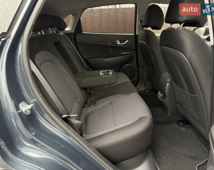 Сірий Хендай Kona, об'ємом двигуна 0 л та пробігом 32 тис. км за 18400 $, фото 19 на Automoto.ua