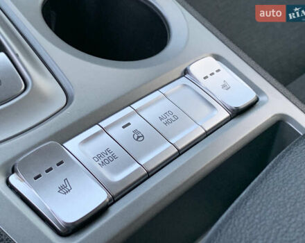 Серый Хендай Kona, объемом двигателя 0 л и пробегом 35 тыс. км за 17999 $, фото 58 на Automoto.ua