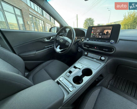 Серый Хендай Kona, объемом двигателя 0 л и пробегом 43 тыс. км за 16900 $, фото 25 на Automoto.ua