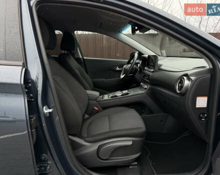 Сірий Хендай Kona, об'ємом двигуна 0 л та пробігом 32 тис. км за 18400 $, фото 20 на Automoto.ua