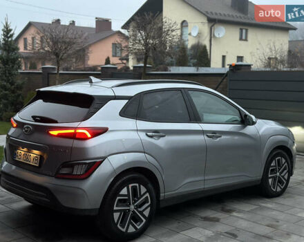 Сірий Хендай Kona, об'ємом двигуна 0 л та пробігом 57 тис. км за 17700 $, фото 6 на Automoto.ua