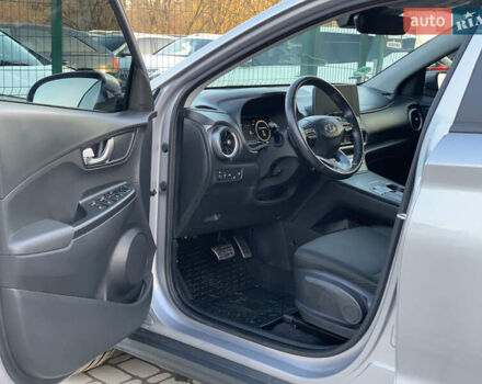 Серый Хендай Kona, объемом двигателя 0 л и пробегом 35 тыс. км за 17999 $, фото 26 на Automoto.ua