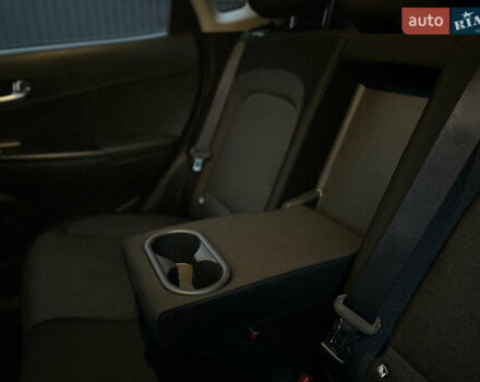 Сірий Хендай Kona, об'ємом двигуна 0 л та пробігом 57 тис. км за 17700 $, фото 19 на Automoto.ua