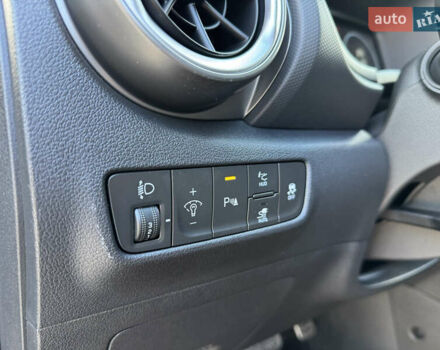 Серый Хендай Kona, объемом двигателя 0 л и пробегом 60 тыс. км за 19700 $, фото 22 на Automoto.ua