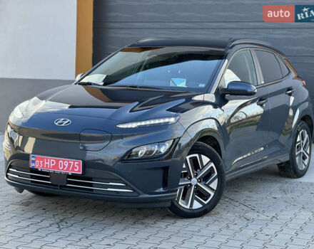 Серый Хендай Kona, объемом двигателя 0 л и пробегом 60 тыс. км за 19700 $, фото 2 на Automoto.ua
