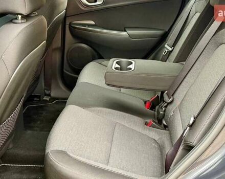 Серый Хендай Kona, объемом двигателя 0 л и пробегом 97 тыс. км за 18700 $, фото 31 на Automoto.ua