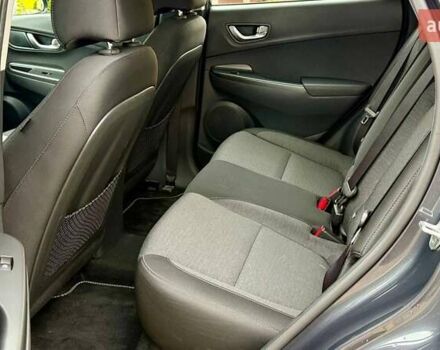 Серый Хендай Kona, объемом двигателя 0 л и пробегом 97 тыс. км за 18700 $, фото 30 на Automoto.ua