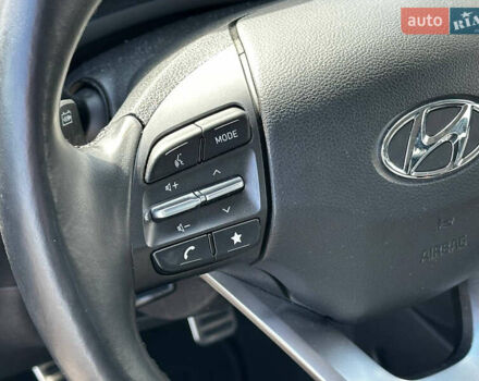 Сірий Хендай Kona, об'ємом двигуна 0 л та пробігом 38 тис. км за 17888 $, фото 24 на Automoto.ua