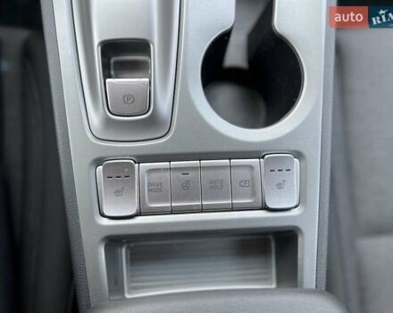 Сірий Хендай Kona, об'ємом двигуна 0 л та пробігом 86 тис. км за 16650 $, фото 20 на Automoto.ua