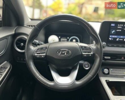 Серый Хендай Kona, объемом двигателя 0 л и пробегом 58 тыс. км за 16950 $, фото 16 на Automoto.ua