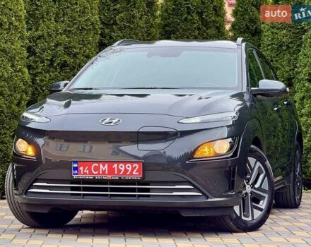 Серый Хендай Kona, объемом двигателя 0 л и пробегом 52 тыс. км за 17200 $, фото 3 на Automoto.ua