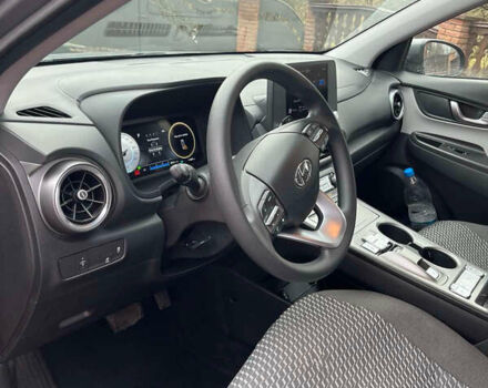 Сірий Хендай Kona, об'ємом двигуна 0 л та пробігом 15 тис. км за 21400 $, фото 5 на Automoto.ua