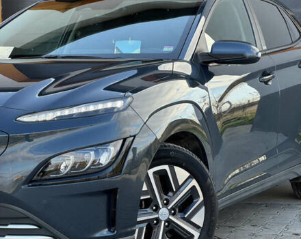 Серый Хендай Kona, объемом двигателя 0 л и пробегом 60 тыс. км за 19700 $, фото 5 на Automoto.ua