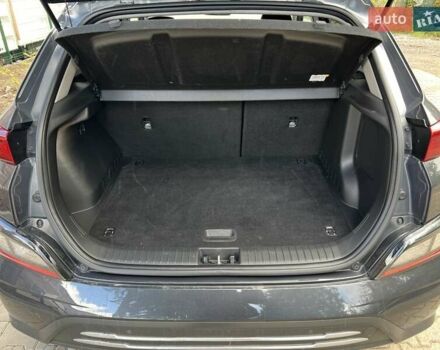 Сірий Хендай Kona, об'ємом двигуна 0 л та пробігом 93 тис. км за 16450 $, фото 10 на Automoto.ua