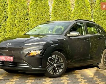 Серый Хендай Kona, объемом двигателя 0 л и пробегом 97 тыс. км за 18700 $, фото 5 на Automoto.ua