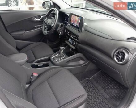 Сірий Хендай Kona, об'ємом двигуна 1.6 л та пробігом 19 тис. км за 23000 $, фото 26 на Automoto.ua