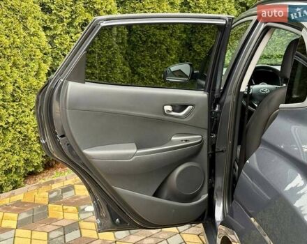 Серый Хендай Kona, объемом двигателя 0 л и пробегом 24 тыс. км за 16800 $, фото 19 на Automoto.ua