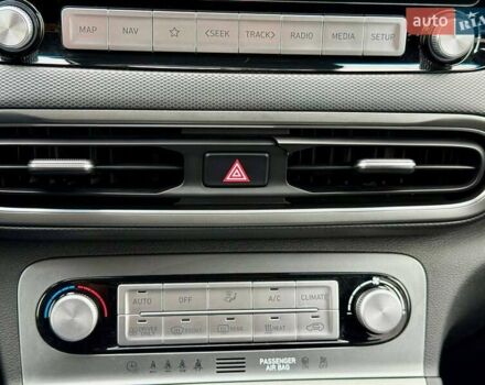 Серый Хендай Kona, объемом двигателя 0 л и пробегом 52 тыс. км за 17200 $, фото 33 на Automoto.ua